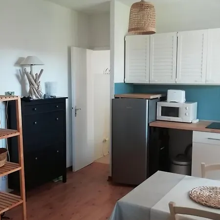 A Hyeres, Proche Et Port, Parking Et Wifi Inclus - Fr-1-335-200 Appartement *