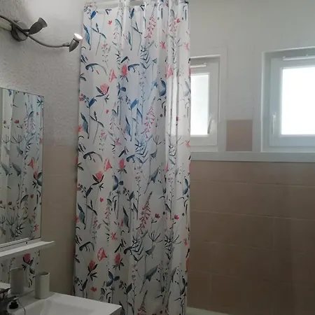 A Hyeres, Proche Et Port, Parking Et Wifi Inclus - Fr-1-335-200 Apartment Hyeres
