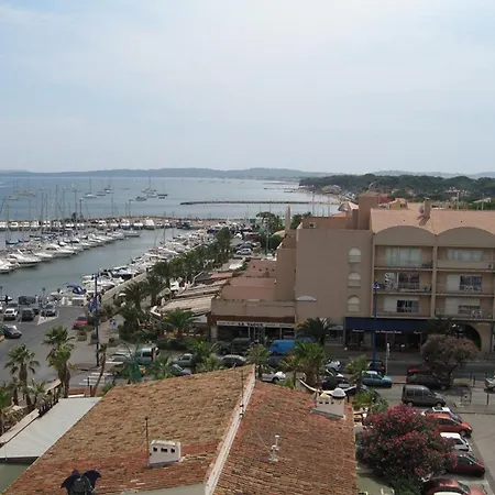 A Hyeres, Proche Et Port, Parking Et Wifi Inclus - Fr-1-335-200 Appartement